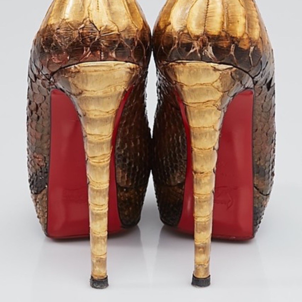 Christian Louboutin
Ambra Python Roma Bianca Pumps
EU 40.5 (M) US 40.5